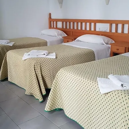 Isabel Pensión Blanes